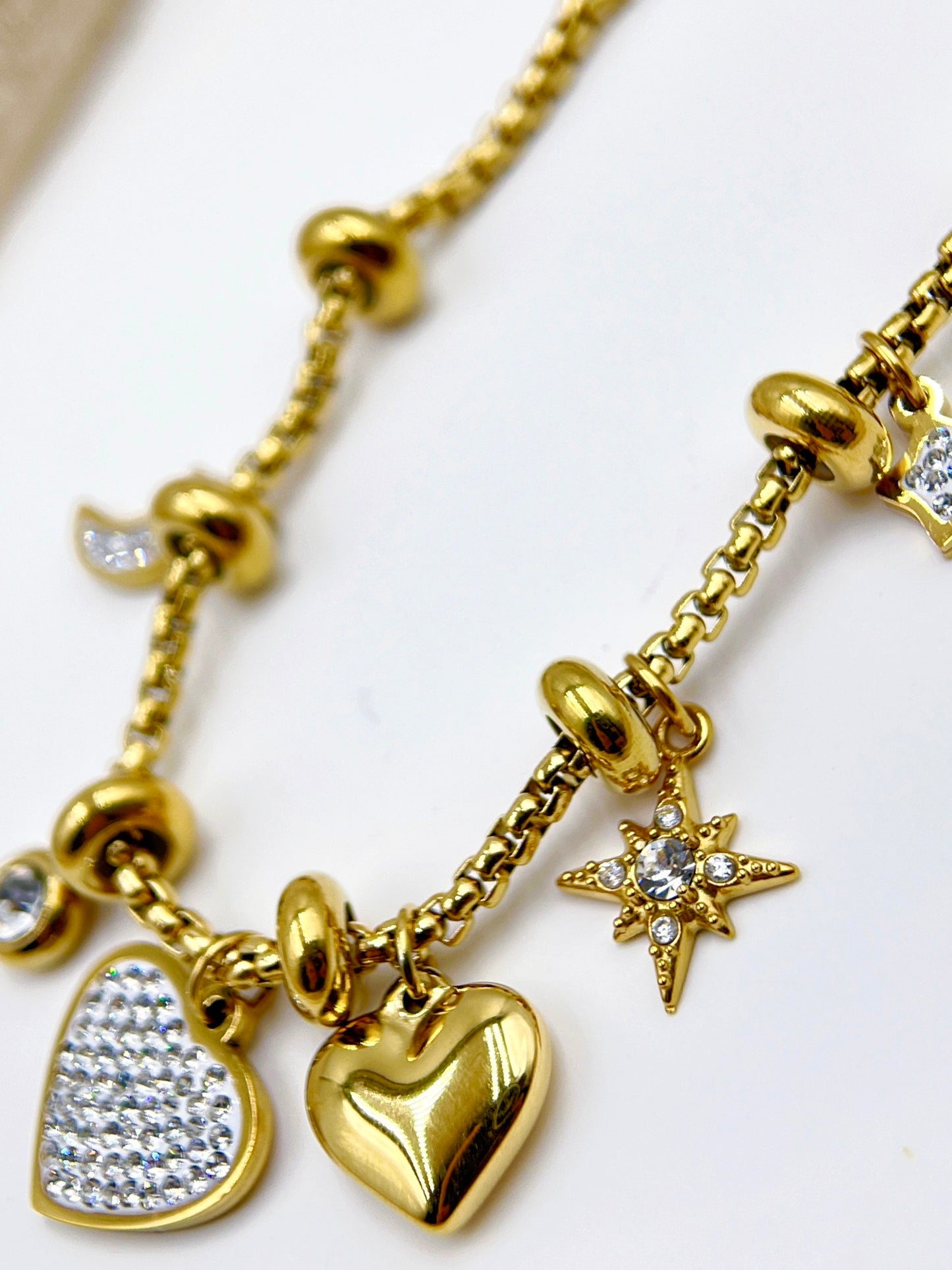 Bracciale di diamanti a forma di cuore, lussuoso e unico