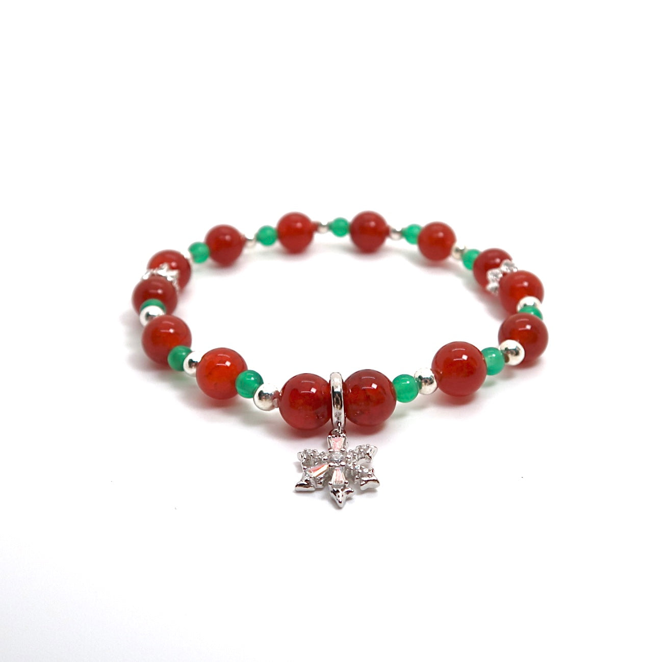Bracelet en veines de dragon rouge et agate verte avec breloque flocon de neige argentée