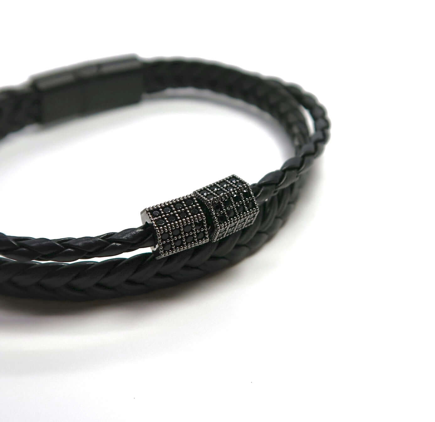 Designer-Grade Magnetic Closure Braided Leather Bracelet - DXbracelet