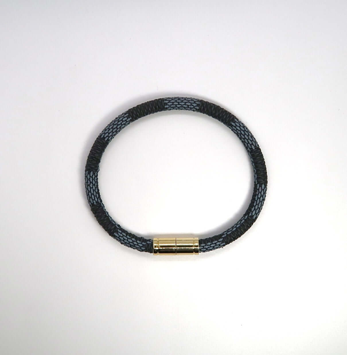 Modern Striped Leather & Alloy Magnetic Bracelet - DXbracelet