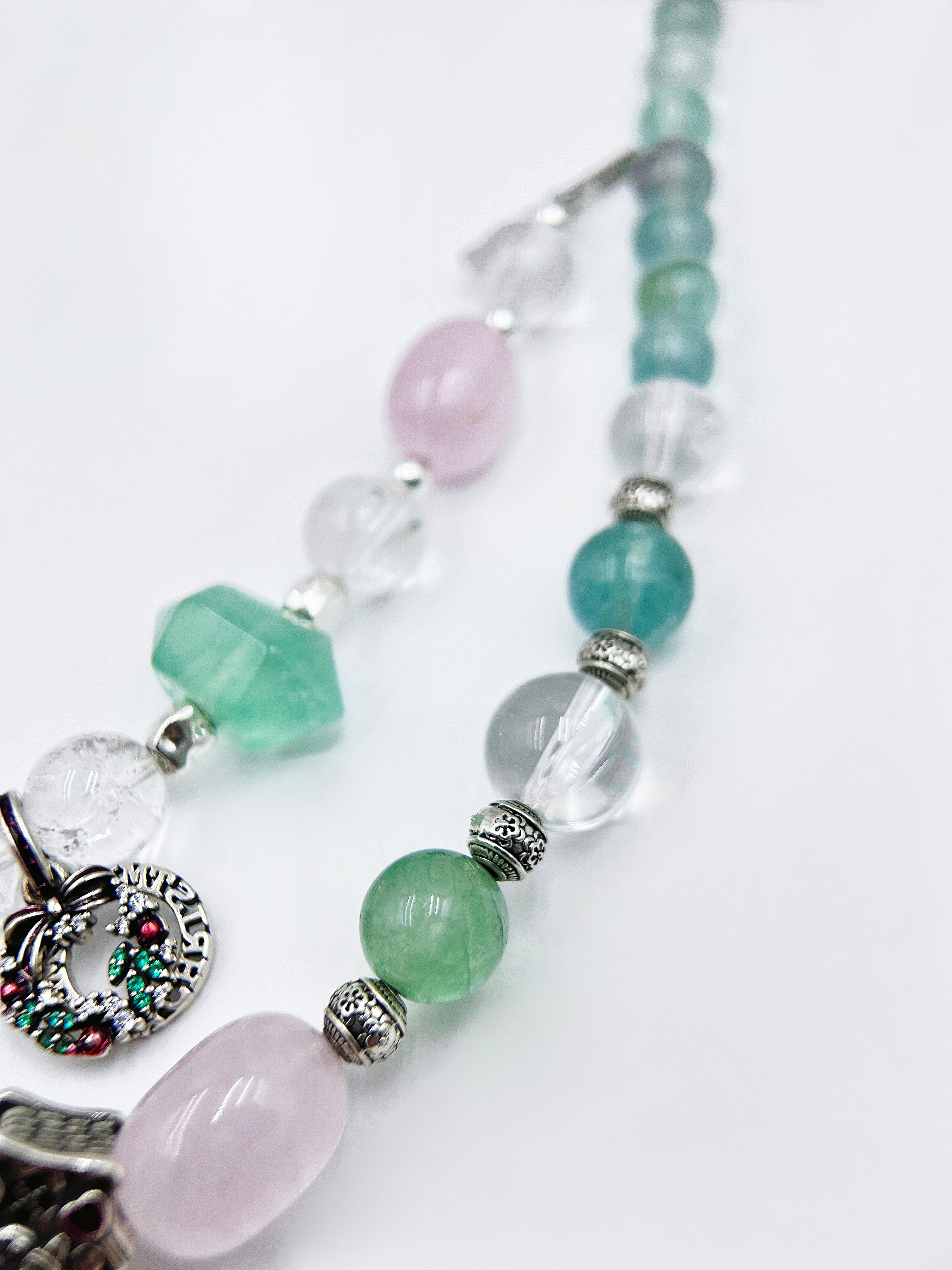 크리스마스 커플 팔찌: 로즈 쿼츠 & 그린 플루오라이트 홀리데이 참 세트