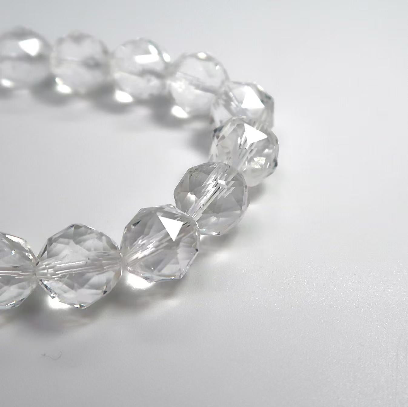 Bracelet en quartz clair naturel facetté