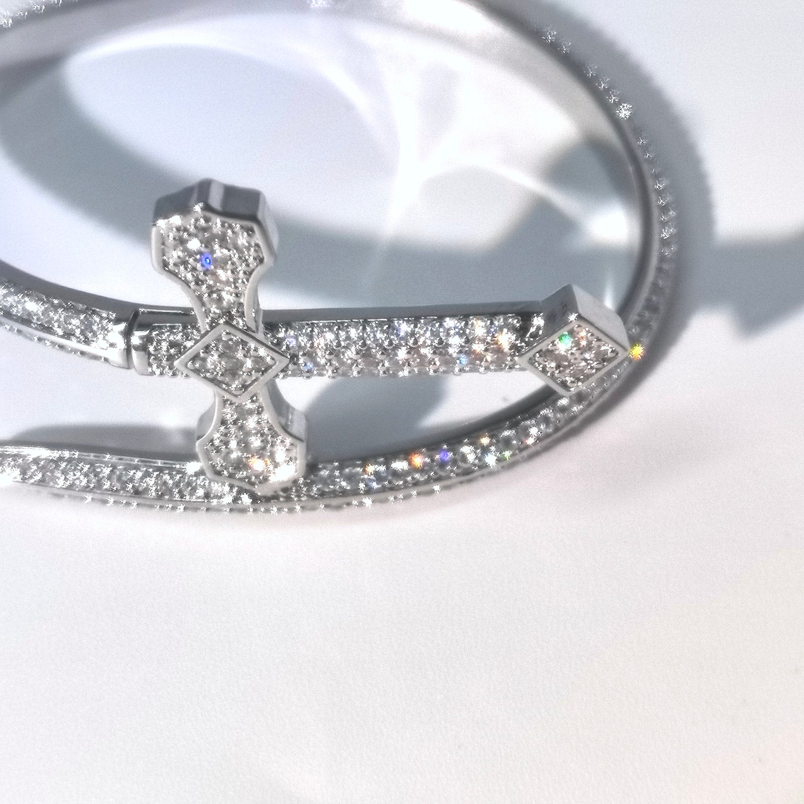 Blade of Justice Bracelet: Copper alloy full inlaid cubic zirconia unisex bracelet - DXbracelet