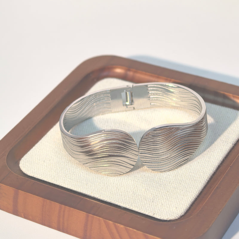 Chunky Stripe Hinged Bracelet - Vintage Titanium Steel Statement Piece - DXbracelet