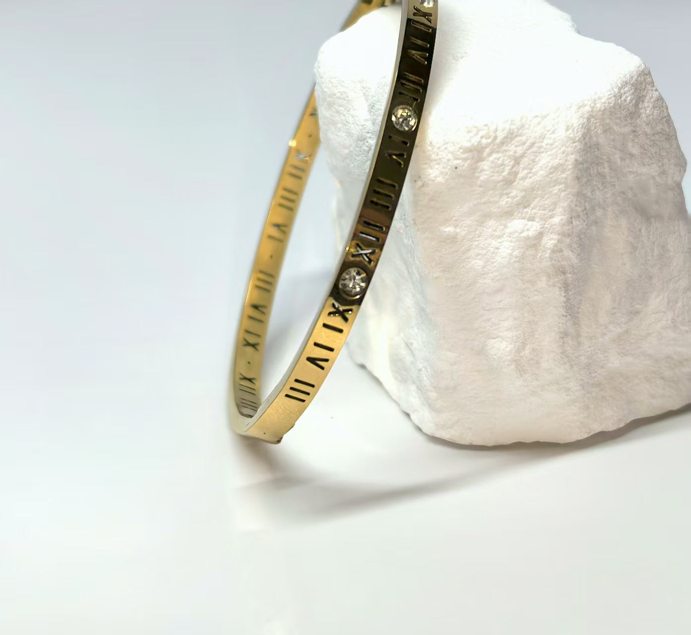 Light Luxury Zirconia Roman Numeral Titanium Steel Bracelet - DXbracelet