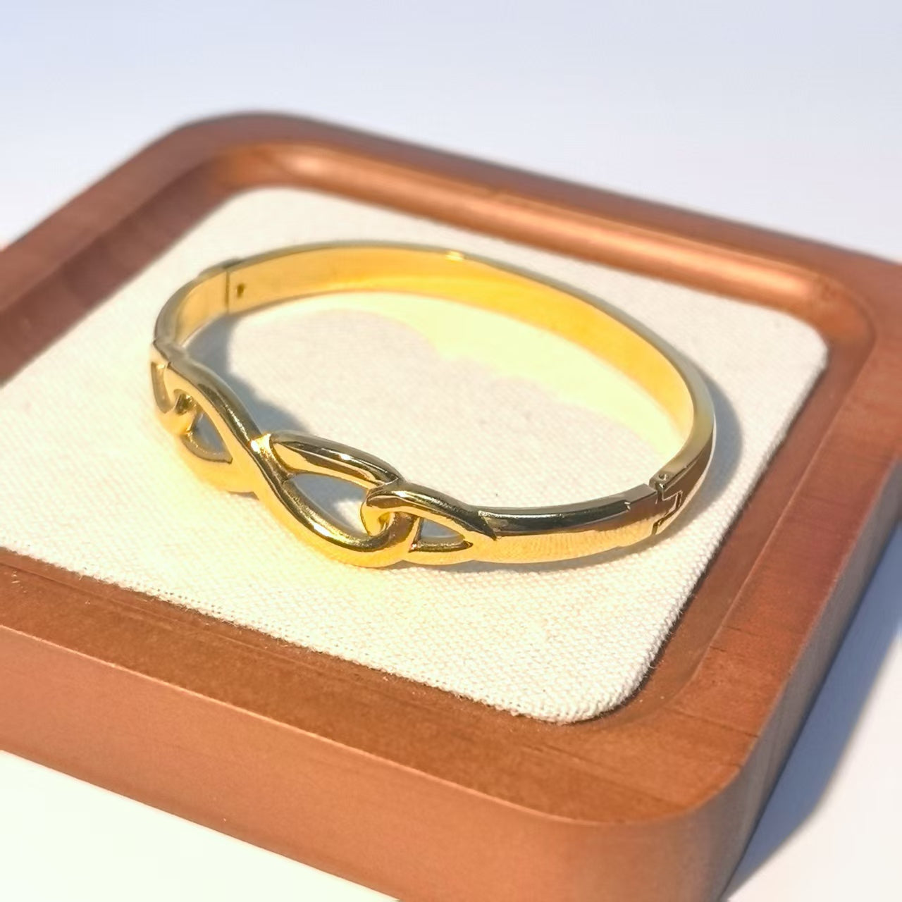 Fashion Titanium Steel Infinity Hollow Bracelet - Unique Figure 8 Design - DXbracelet