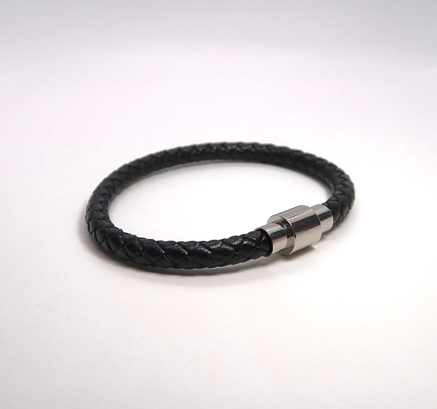 Minimalist Braided Leather Bracelet for Men with Magnetic Clasp - DXbracelet