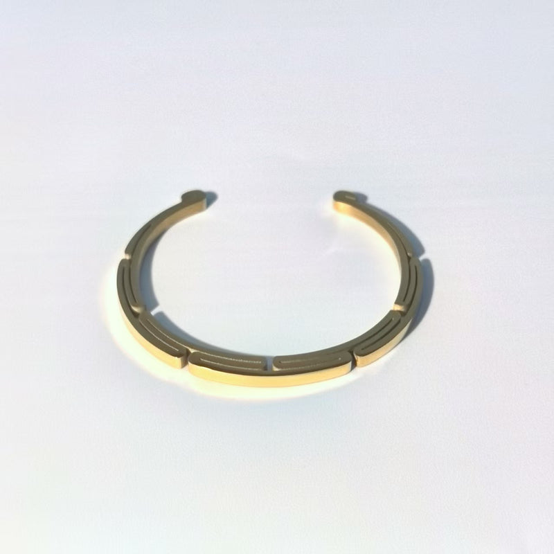 Minimalist Hinged Bangle for Men - Creative Titanium Steel Design - DXbracelet