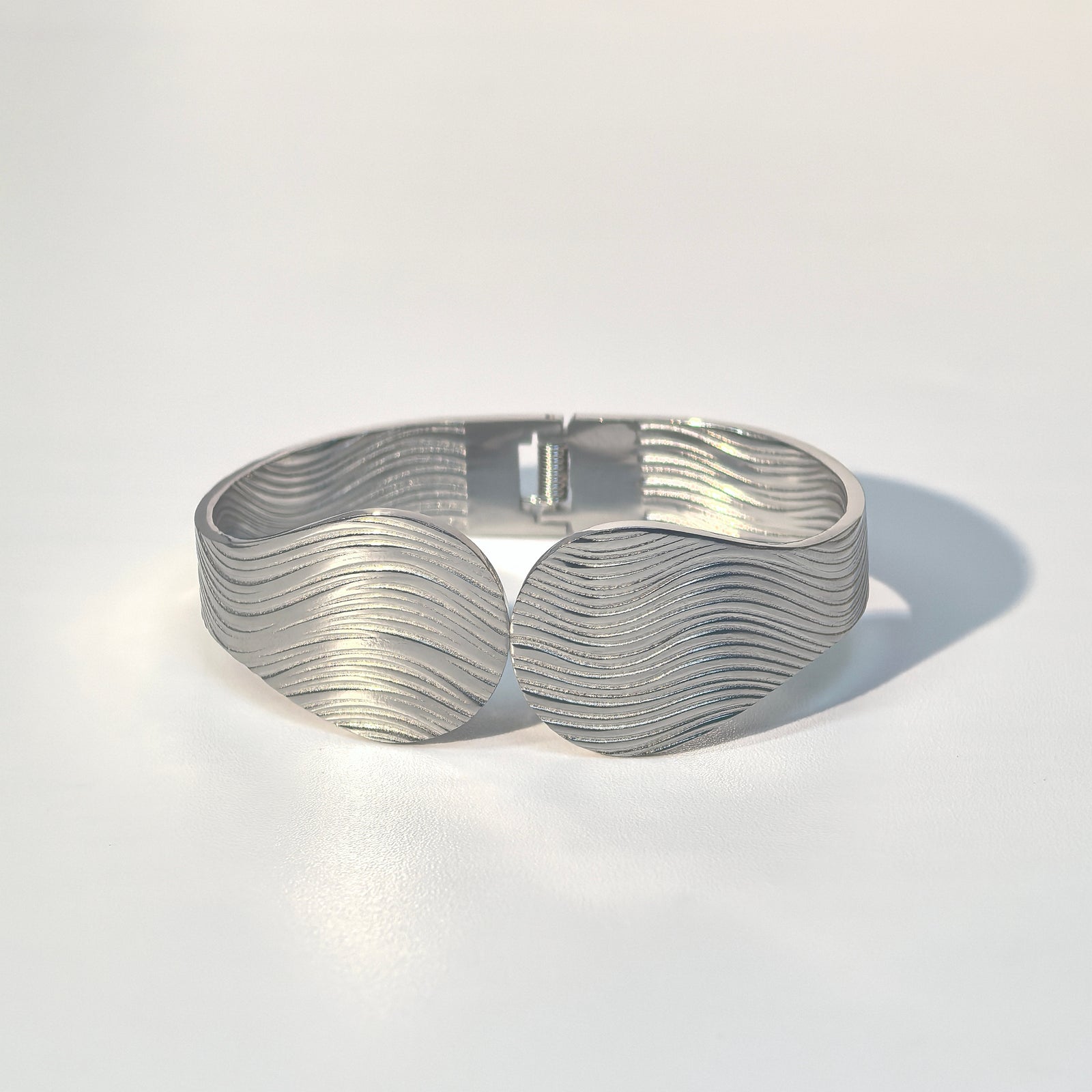 Chunky Stripe Hinged Bracelet - Vintage Titanium Steel Statement Piece - DXbracelet